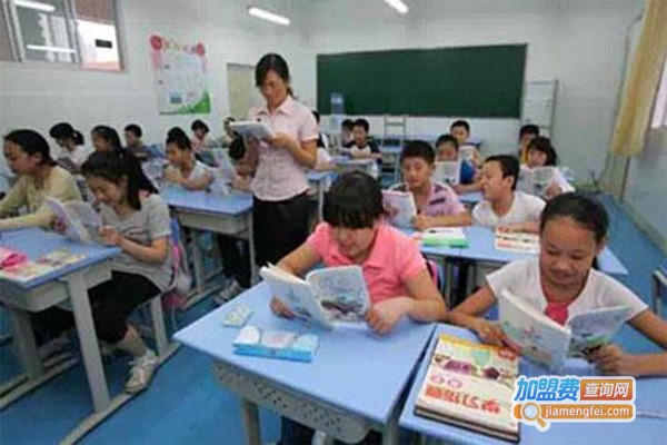 中加枫华国际学校加盟门店