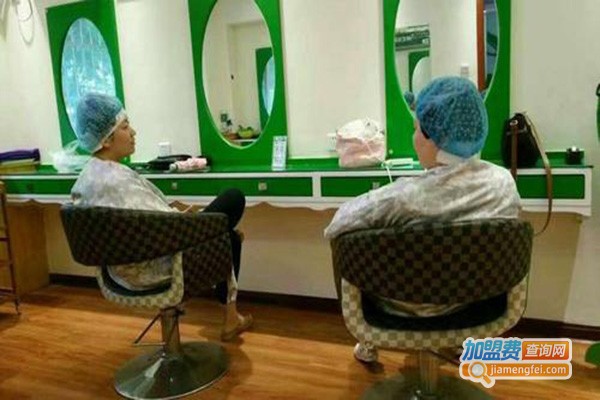 禾草青植物养发加盟门店