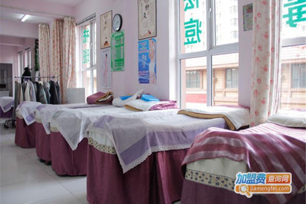 郡香本草纤瘦美容加盟费