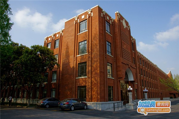 本成教育中心加盟费