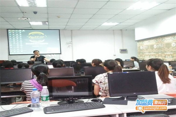 巴南美加英语加盟费