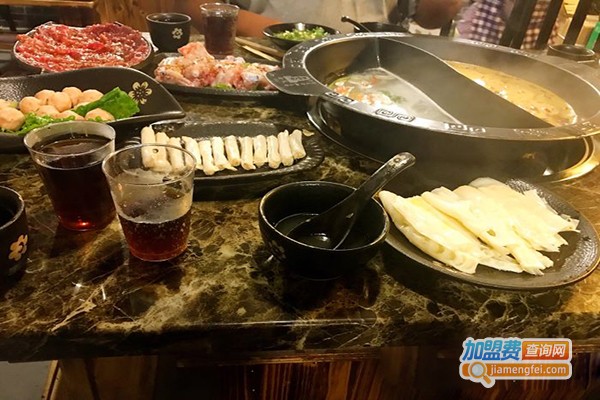 渝艾老灶火锅加盟门店