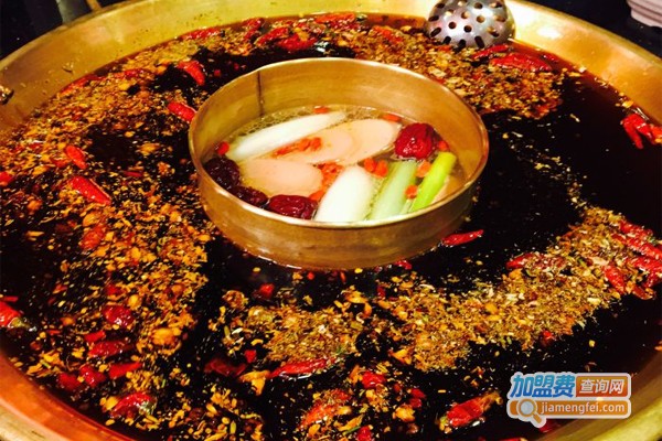 俏媳妇重庆老灶火锅加盟费