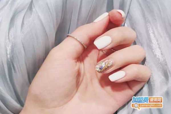 蓝之天美甲加盟费