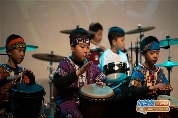 鼓动青春艺术加盟费