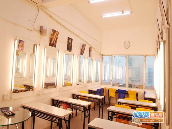 楚峰教育加盟门店