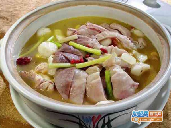 今捞猪肚鸡锅物料理
