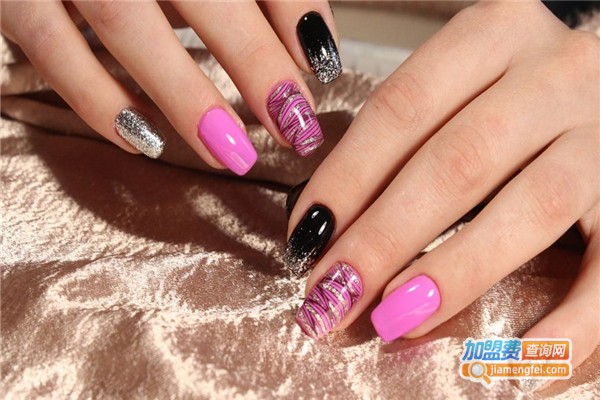 瑞娜美甲加盟费