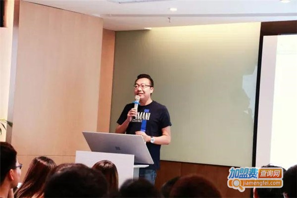 鸿才教育加盟费