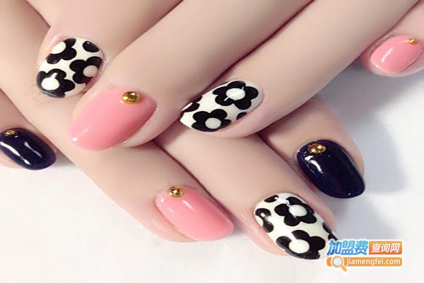 嘟嘟美甲加盟费