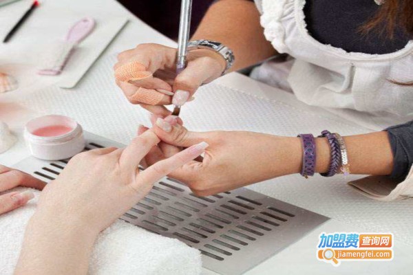 安丽泰乐玉指美甲培训加盟费