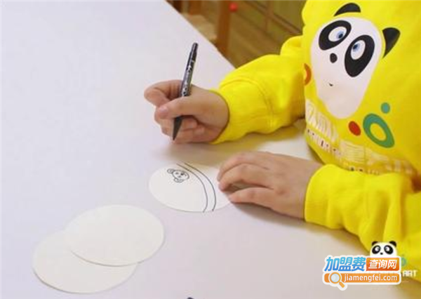 熊猫叔叔少儿美术加盟费