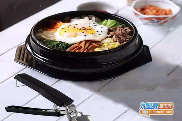 八凡辛酱面汤锅加盟费