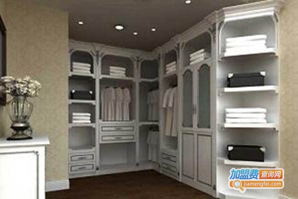 展志天华衣加盟门店