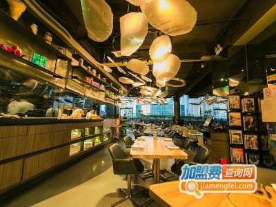 潮辣绿色时尚餐厅加盟