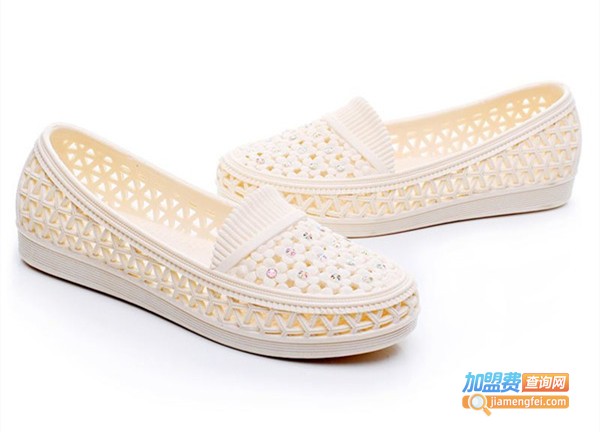 鸟巢洞洞鞋加盟费