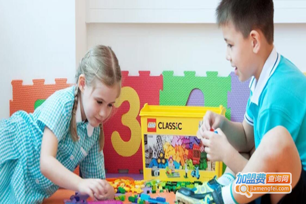 爱心家庭成长服务社教育加盟费