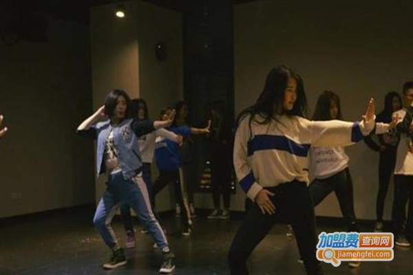 傲莱舞蹈加盟费