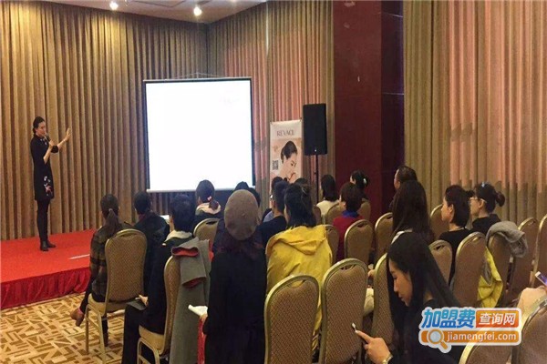 课斯维国际教育加盟费