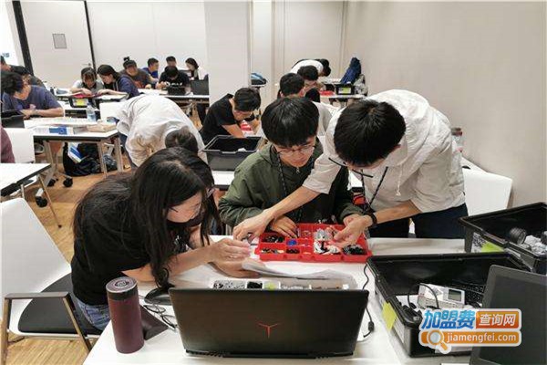 课斯维国际教育加盟费