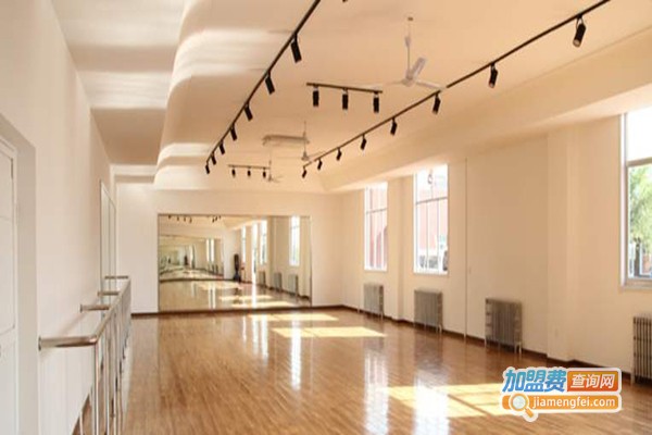 新方向美术培训加盟门店