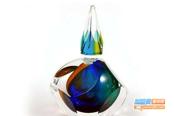 香娜尔女性香水化妆品加盟费