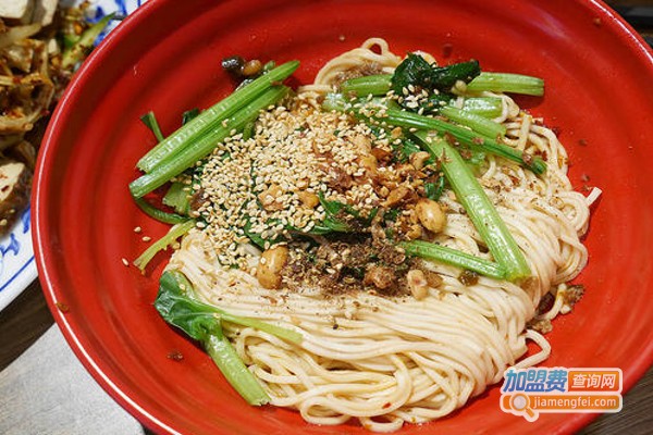 朕霆天下小面加盟费