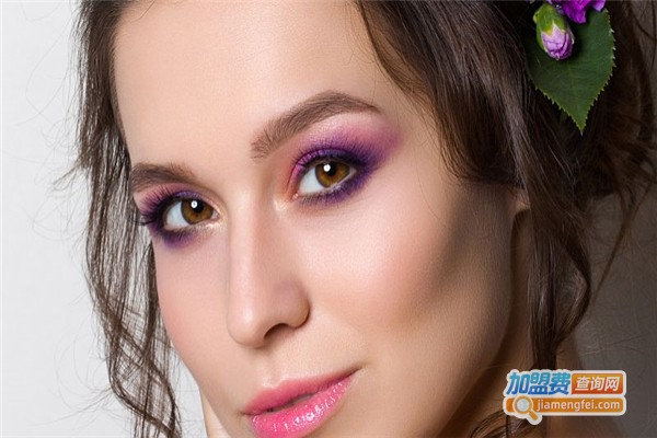 路璐化妆造型培训加盟费