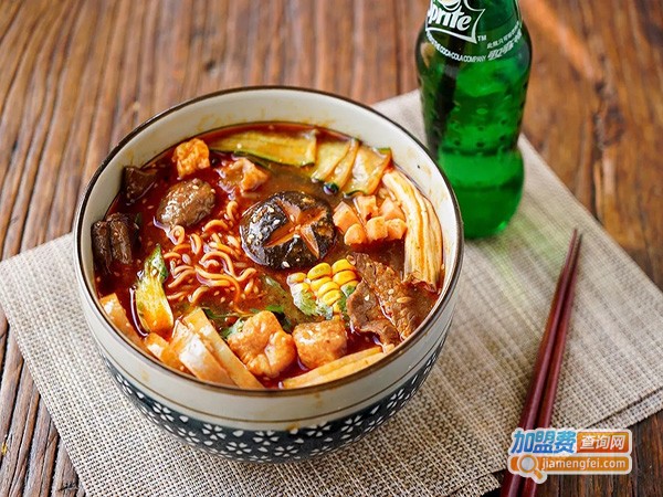 小亲新麻辣烫加盟店