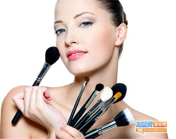 柯模思化妆学校加盟费