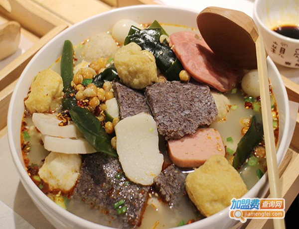 小亲新麻辣烫加盟店