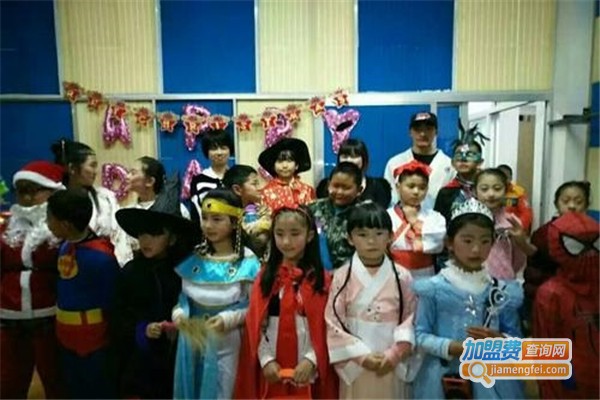 彩翼艺术培训加盟费