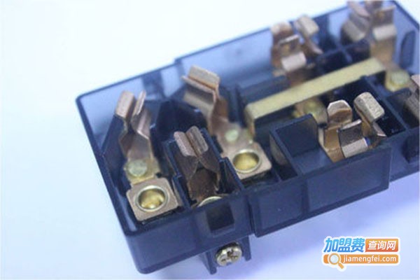 龙胜插座加盟门店