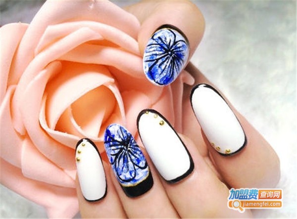 圣蝶美甲加盟费