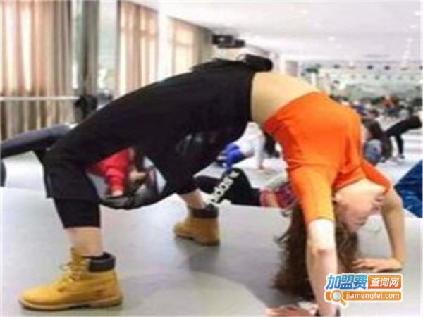 葆姿舞蹈