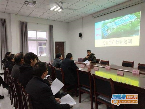 灵游科技培训加盟