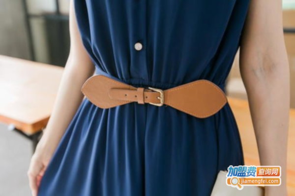 白鸟花子女装加盟费