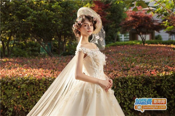 圣卡洛琳婚纱加盟费