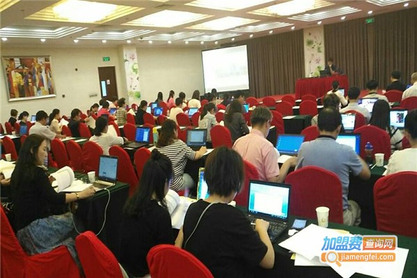 昂扬教育培训加盟费