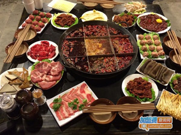 鑫百信老火锅加盟费