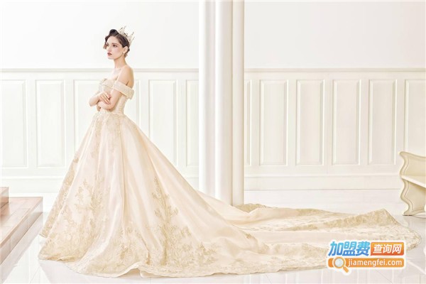 圣卡洛琳婚纱加盟费