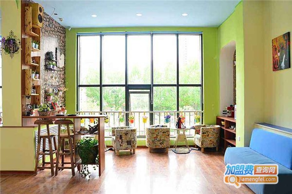 哎咔少儿美术加盟费