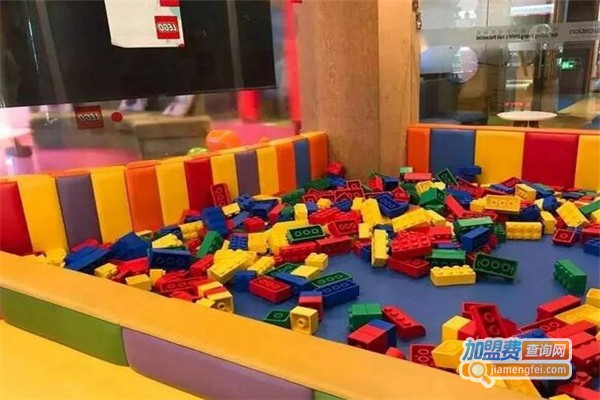 5+2乐高教育加盟