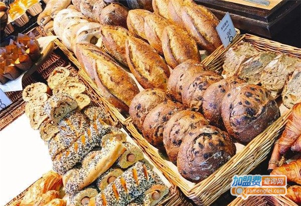 红跑车蛋糕店加盟