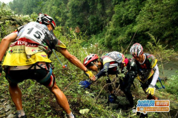 自由风户外加盟费