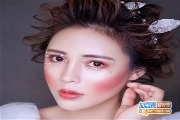 daisy彩妆培训加盟费