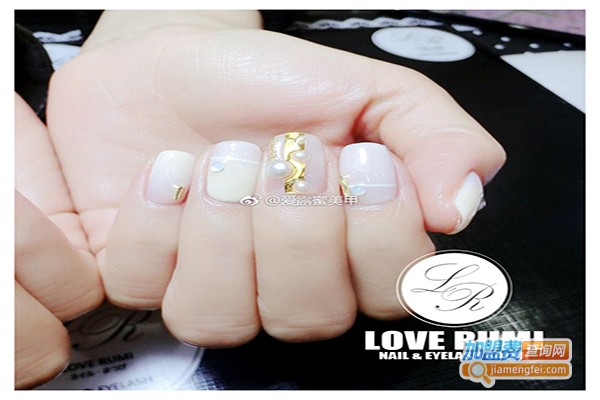 爱露蜜美甲加盟门店