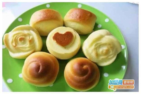 卡罗美烘焙大师加盟费