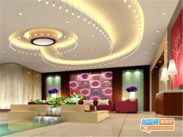 露卡美容加盟费