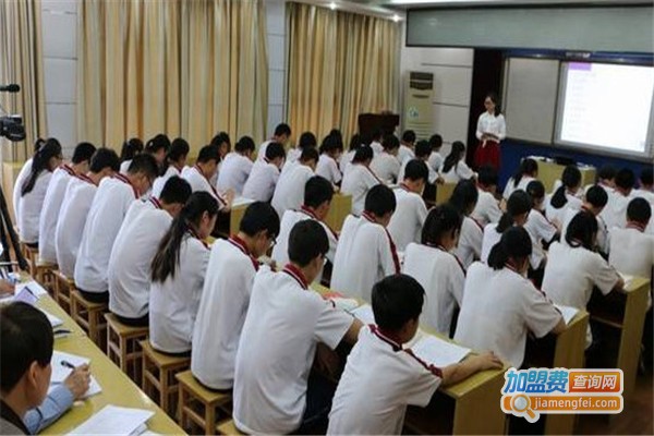 新雅培训加盟费